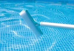 Intex 28003 Deluxe Pool Maintenance Kit 10 Intex 28003 Deluxe Pool Maintenance Kit -Swimming Pool Supplies 28003 deluxe pool maintenance kit 3